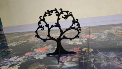 Photo Tree with 7 Hanging Photo (Heart Shaped)